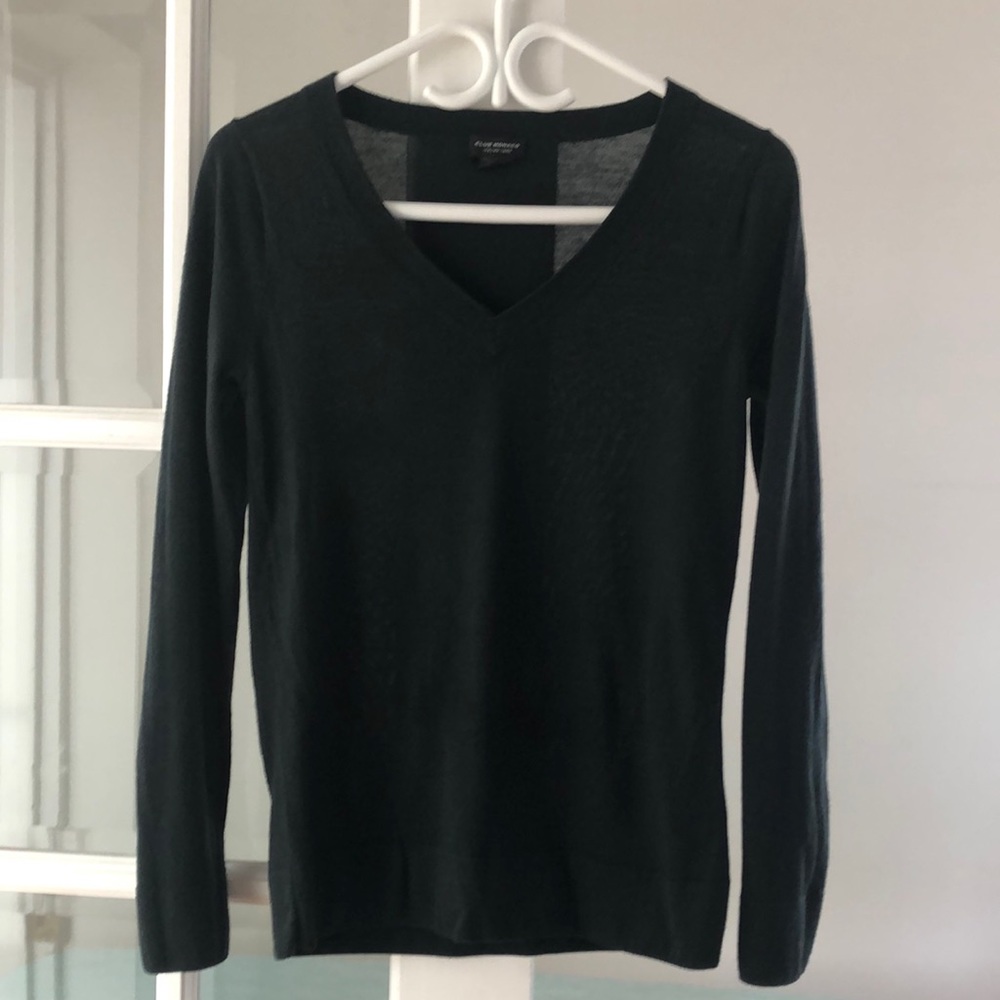 Club Monaco V Neck Fine Merino Sweater